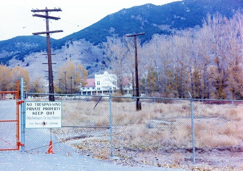 Gates to Gardens closed