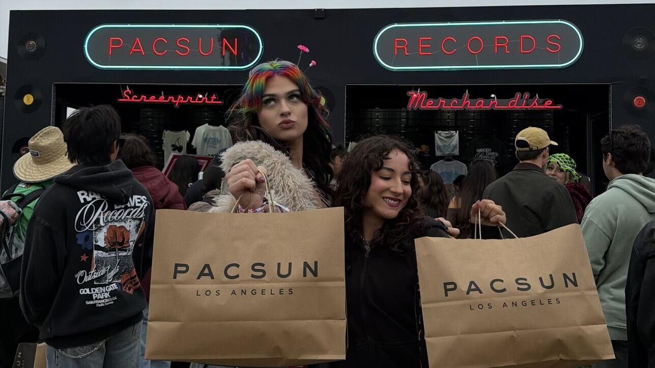 Pacsun returned to Outside Lands Music Festival this weekend with Pacsun Records, its immersive festival activation at Golden Gate Park, bringing the brand’s presence at the intersection of fashion, music, and youth culture to life.