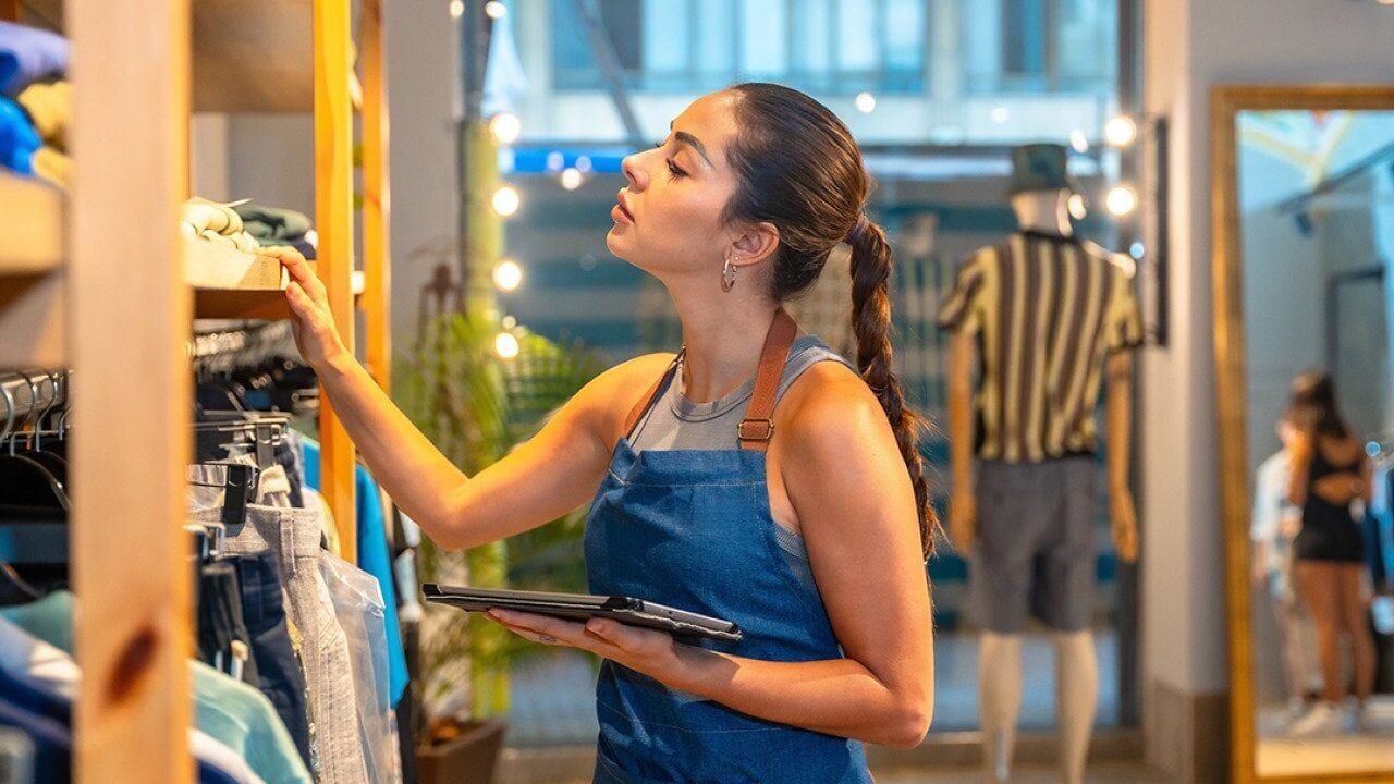 Dead stock to hot stock: Managing seasonal inventory shifts