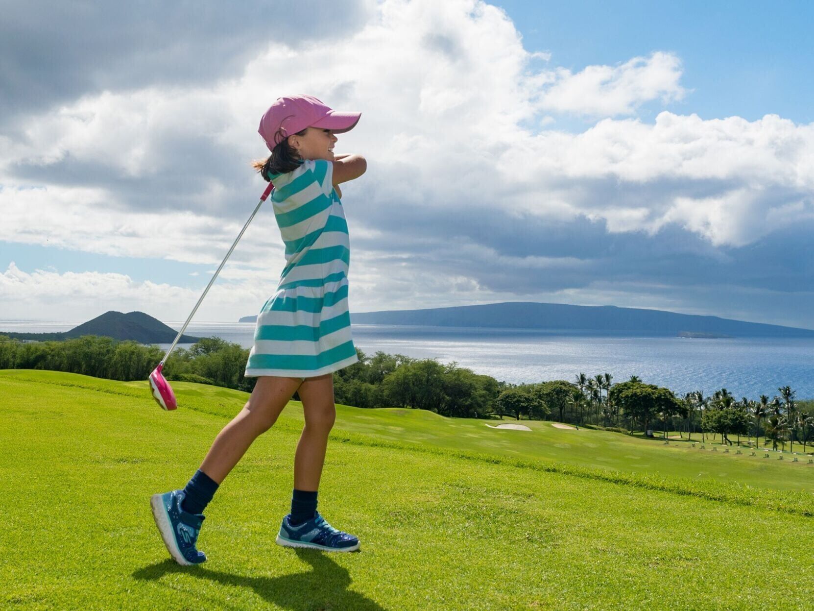 female junior golfer at wailea golf course