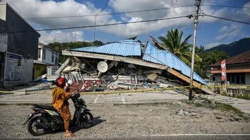 The 7.7-magnitude quake killed 53 people and injured more than a hundred on Flores island