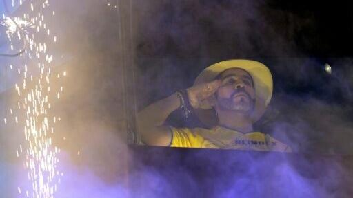 De la Espriella’s bombastic campaign featured fireworks, AI videos and his characteristic military salute