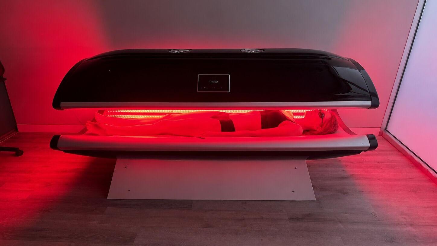 Red Light Therapy bed in thriveMD's Cherry Creek clinic.