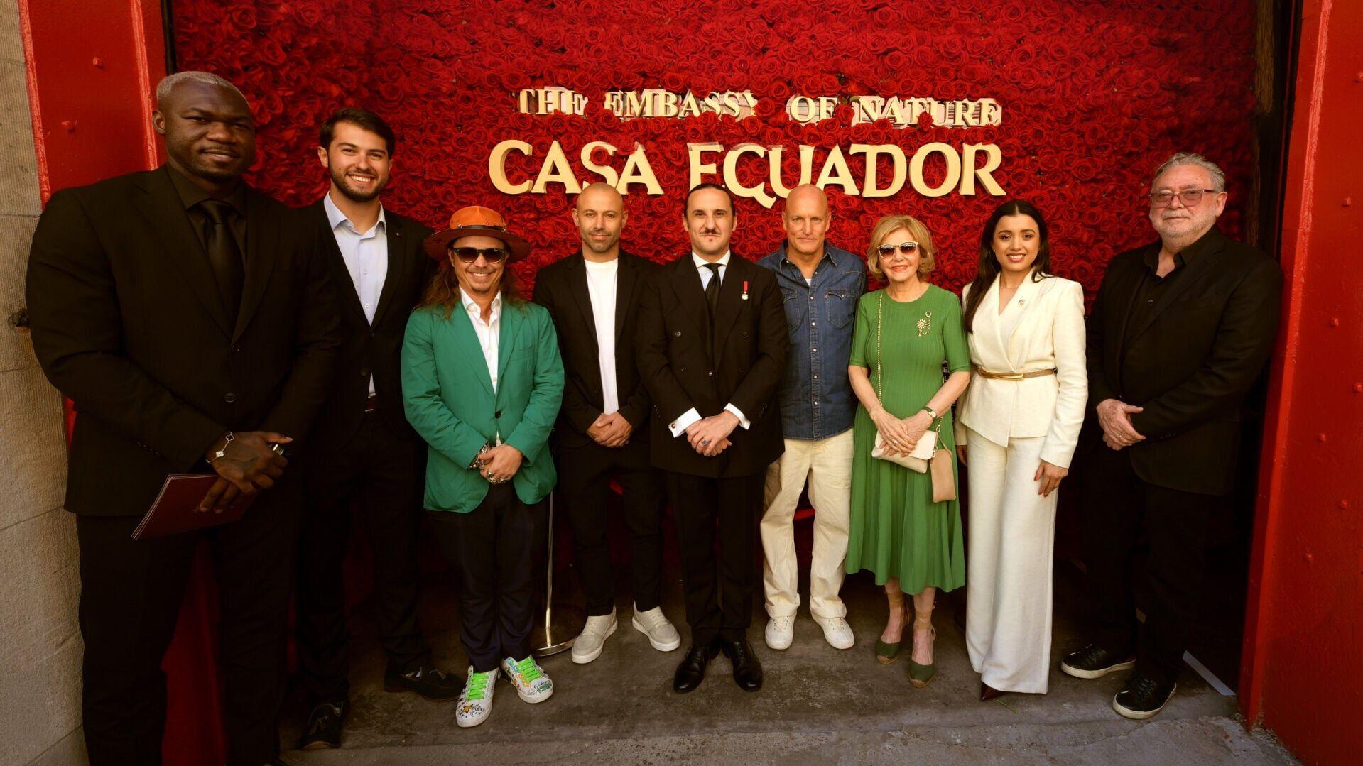The founder of TEON and 6th Marquis of Lises, Luis Felipe Fernández-Salvador y Campodónico (c), accompanied by actor Woody Harrelson; Mexican filmmaker and Oscar winner, Guillermo Navarro; American businessman and former actor Brock Pierce; Ecuadorian b...