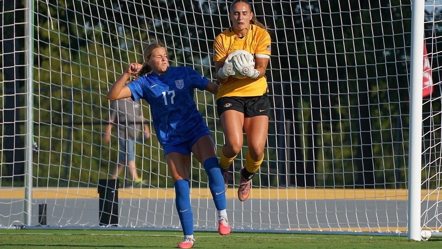 Mizzou goalkeeper Kate Phillips (1) makes a save
