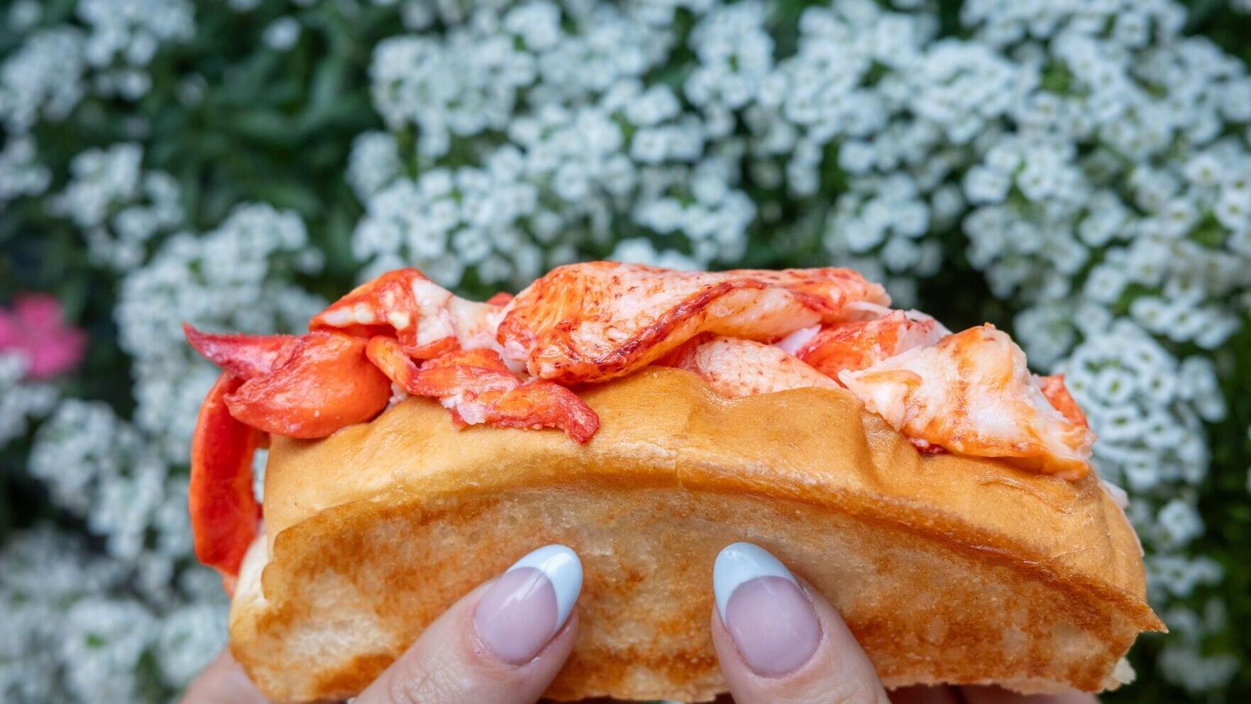 Cousins Maine Lobster brings its famous Maine lobster rolls to South Texas for a limited-time road trip.