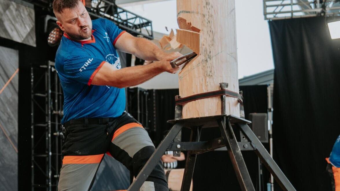 Matt Cogar competes in the Standing Block Chop discipline on his way to a third consecutive STIHL TIMBERSPORTS® North American Trophy title.