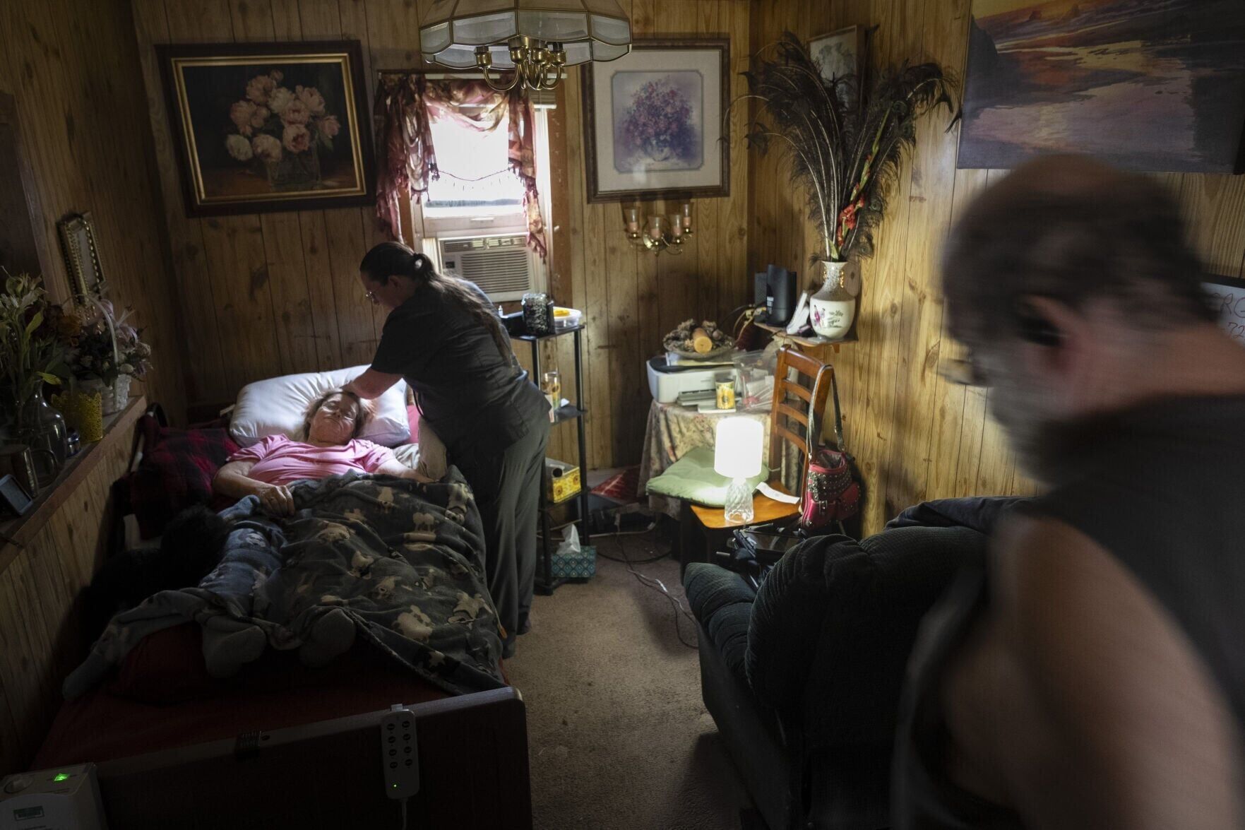 113024-sntd-nws-caregiving-23.jpg