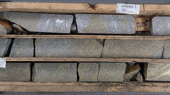 Figure 2. CMR26-199 core from 340.7 to 343.8 meters(i)
