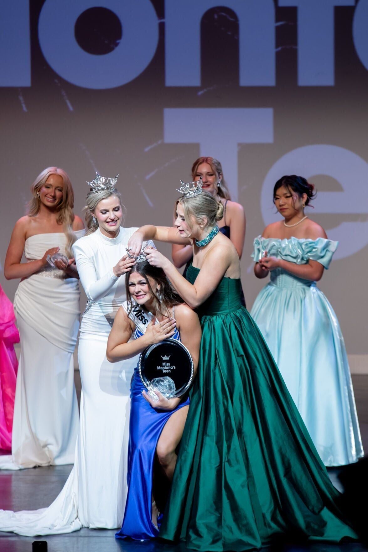 Harper Harryman being crowned Miss Montana's Teen