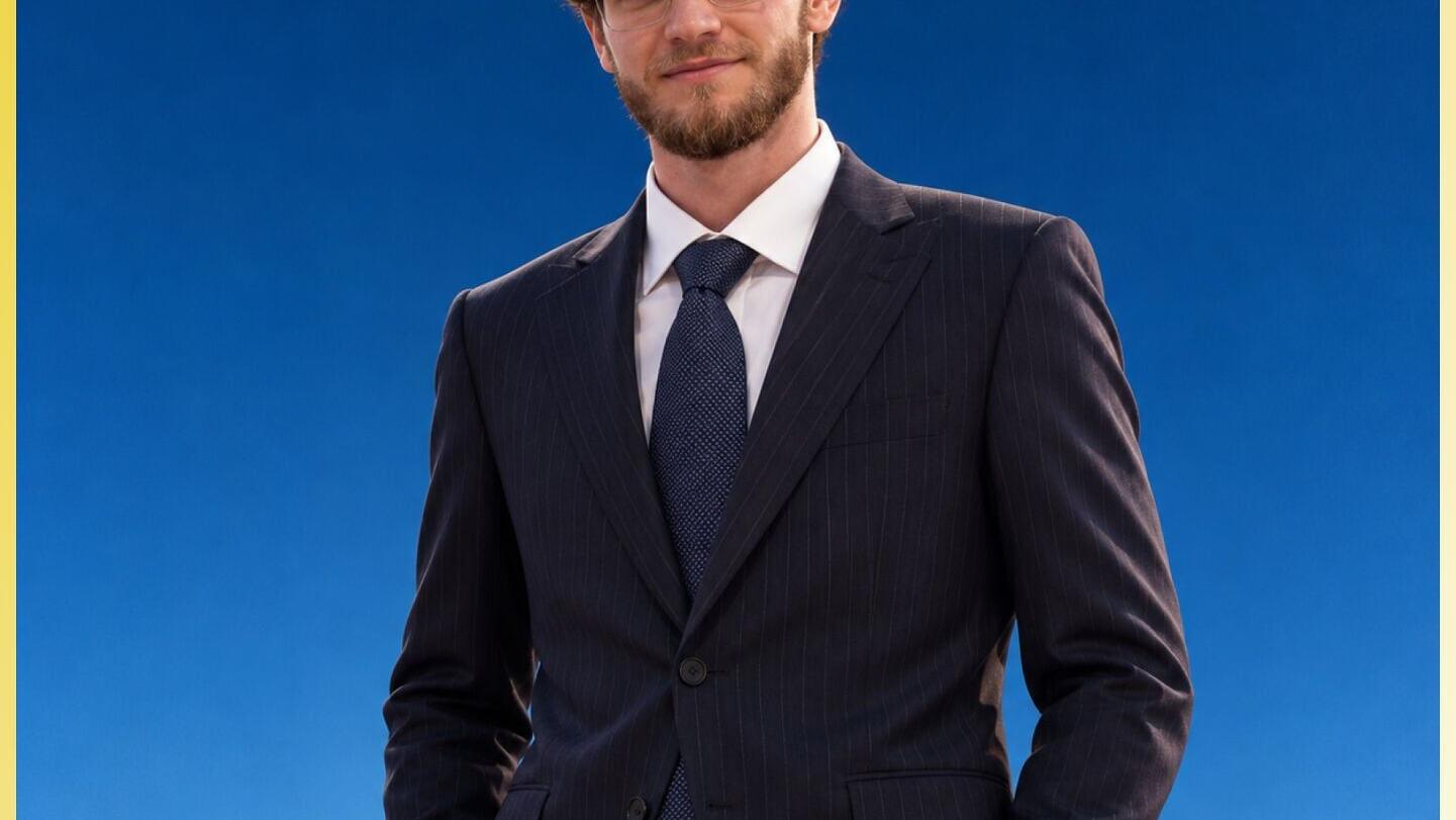 Alistair Pernigo, a 2026 O'Shaughnessy Fellow, is a researcher and entrepreneur working on machine olfaction and molecular sensing, with the goal of enabling machines to detect and interpret chemical signals in their surroundings.