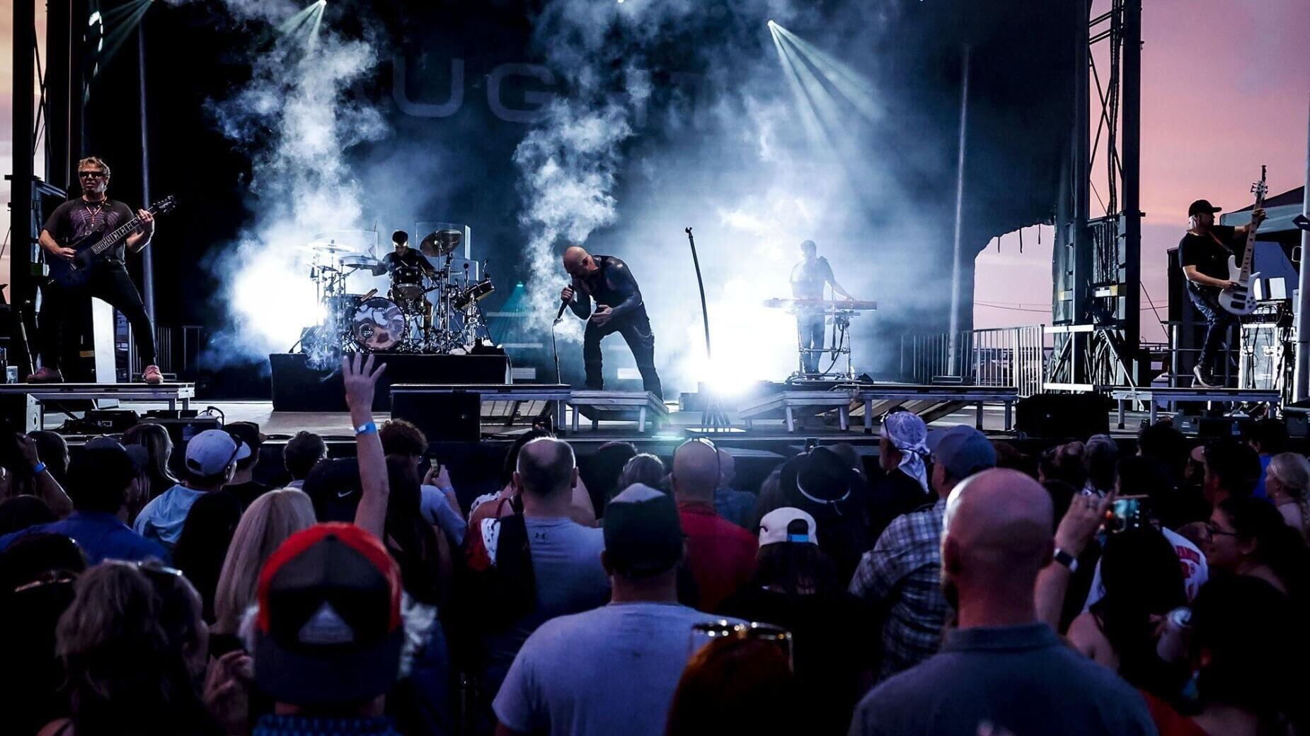 Daughtry concert