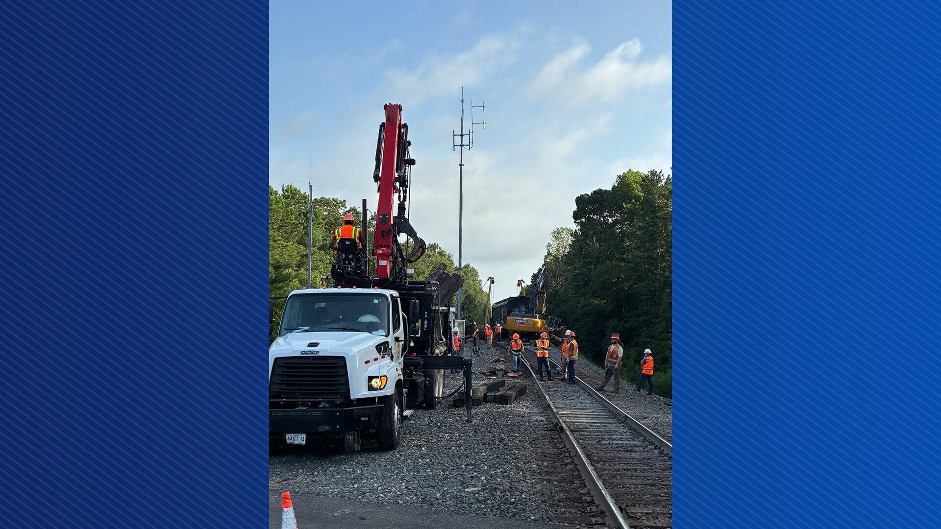 train derail 04.jpg