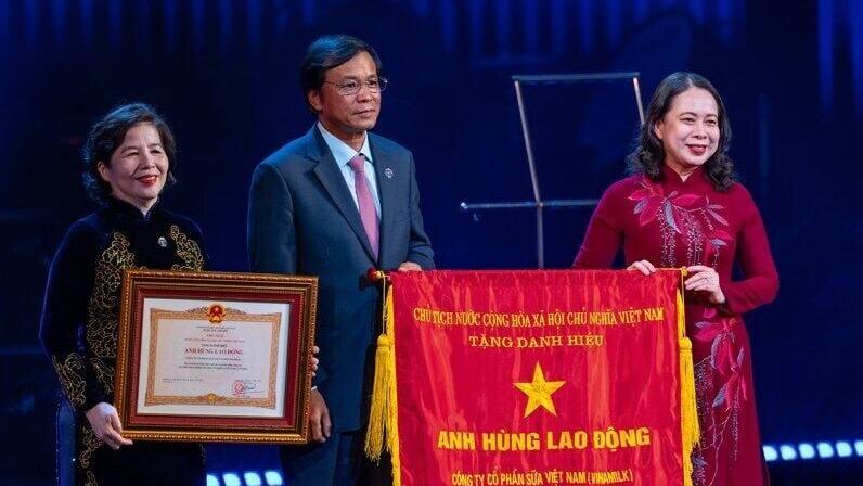 Vinamilk Honored with Second Labor Hero Title at 50th Anniversary Celebration