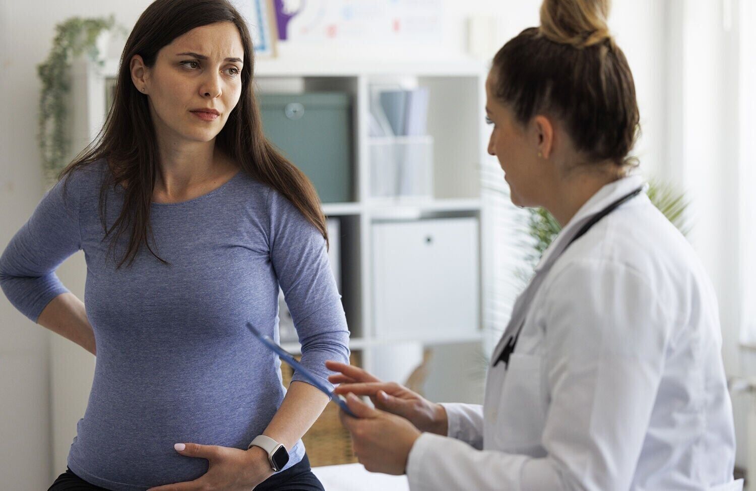 Dr. Mitch Shulman: Hyperemesis Gravidarum (HG)_pregnant woman seeing doctor