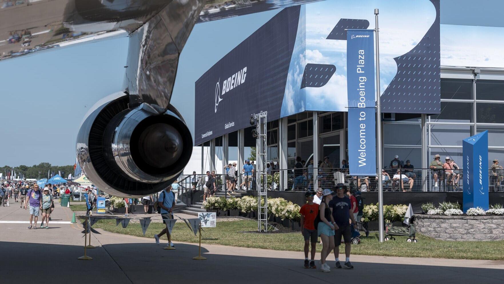 Boeing highlights portfolio at aviation's largest celebration.