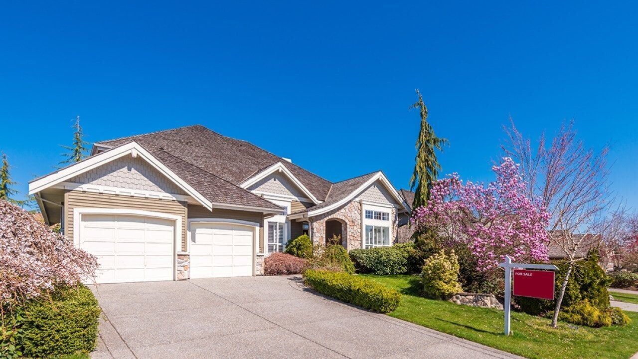 The best and worst months to sell a home