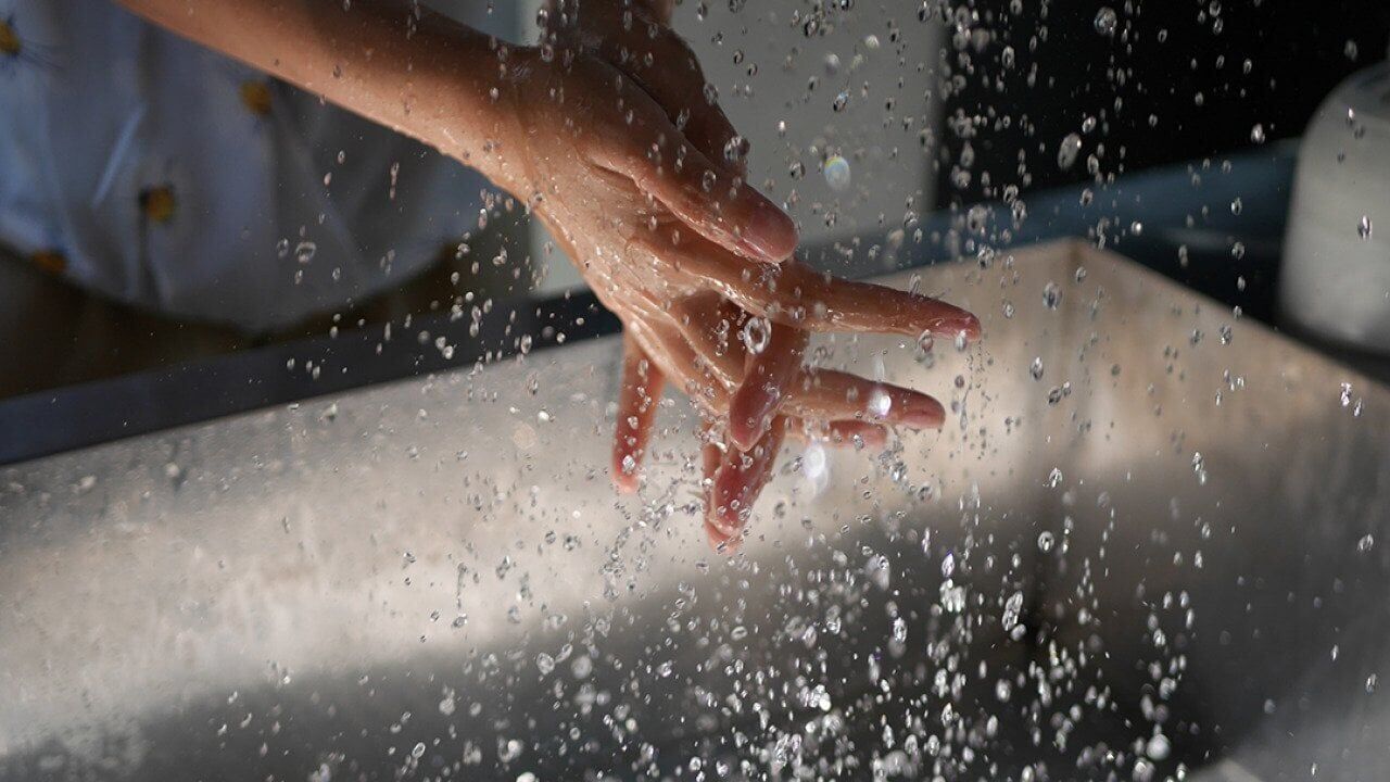 Skin microbiome and dry skin: How both are linked