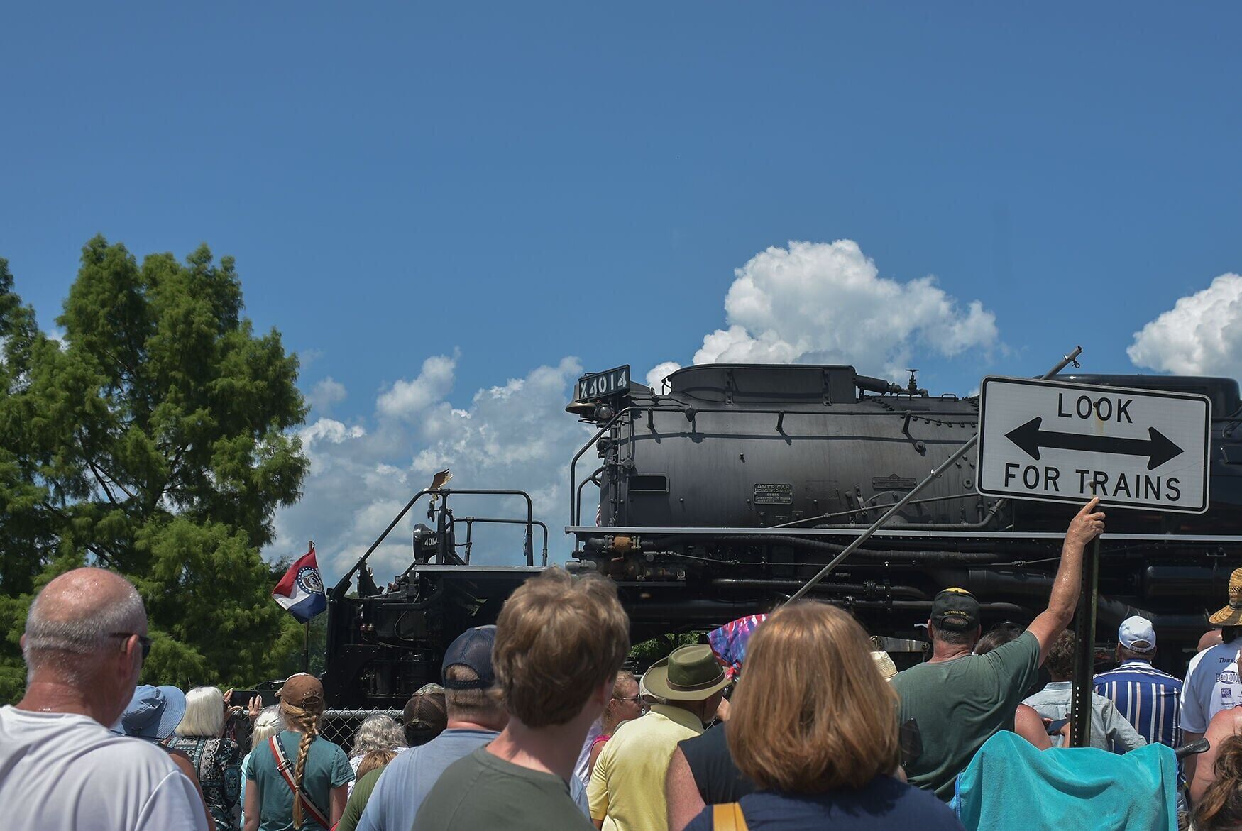 Crowds gather around the halted Big Boy Steam Locomotive