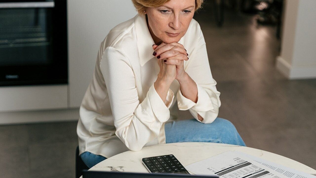 6 questions to ask when you consider debt consolidation