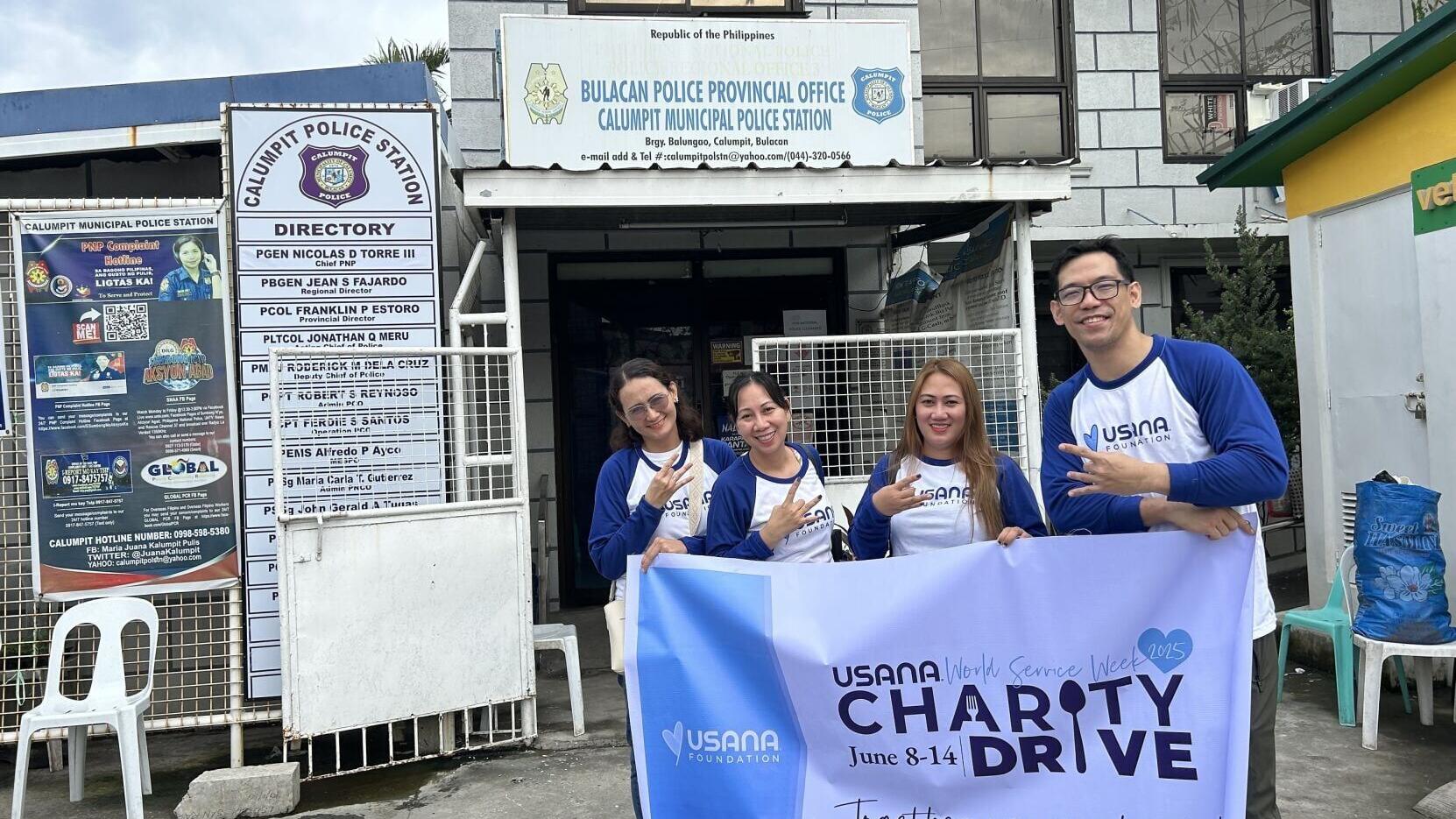USANA volunteers in the Philippines