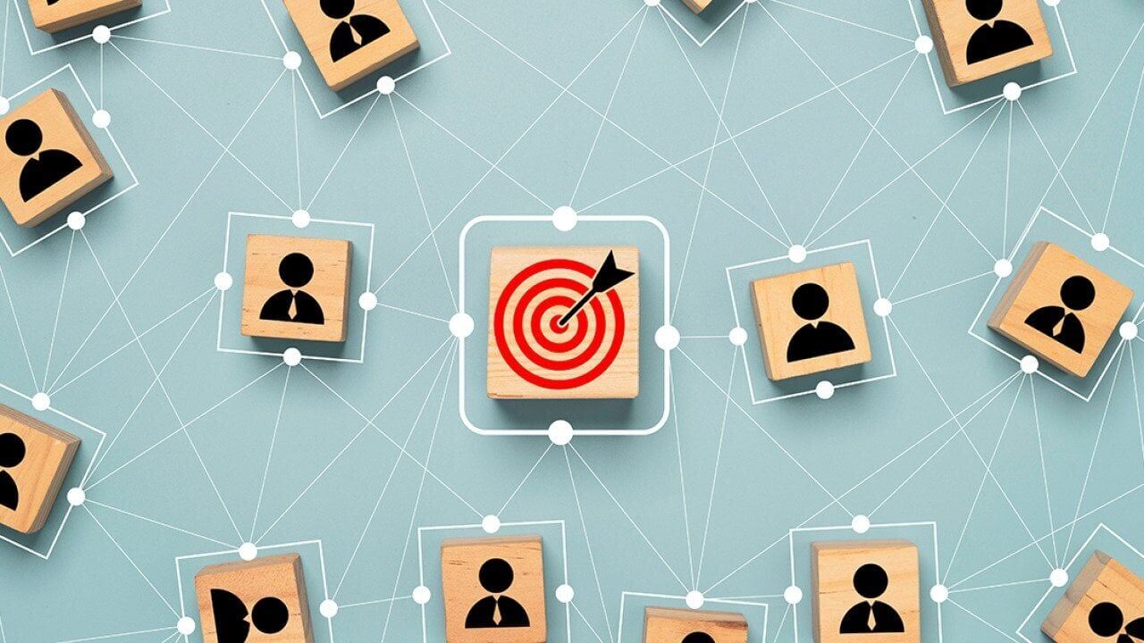 How to evaluate customizable CRM software features and capabilities