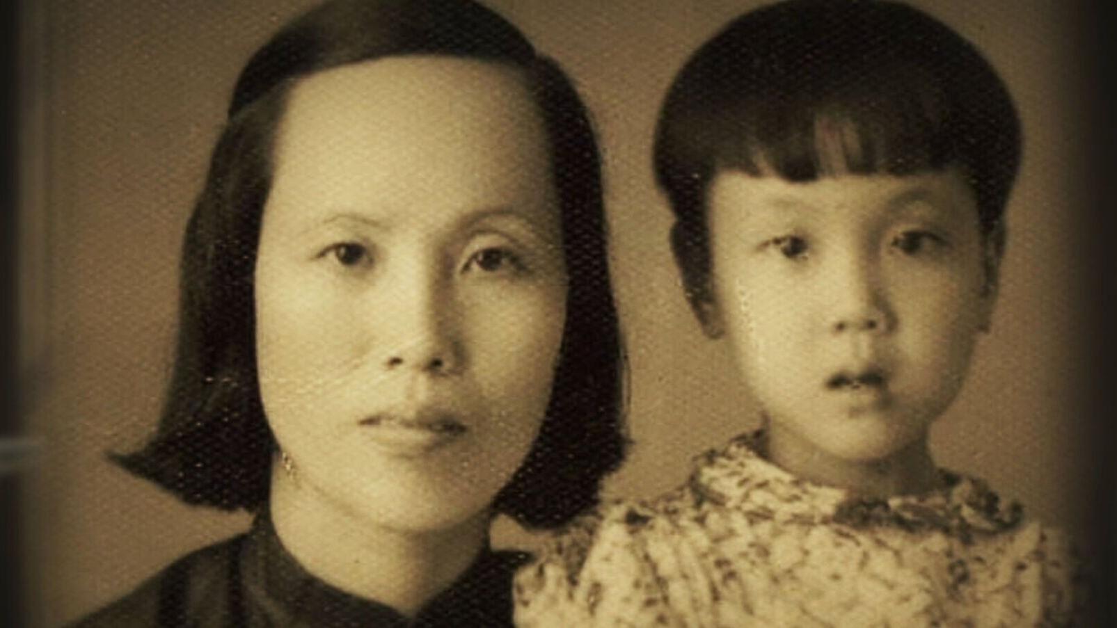 Growing up in the United States after immigrating from China at a young age, Wong often found herself navigating between expectations rooted in family tradition and her own instinct toward artistic exploration.