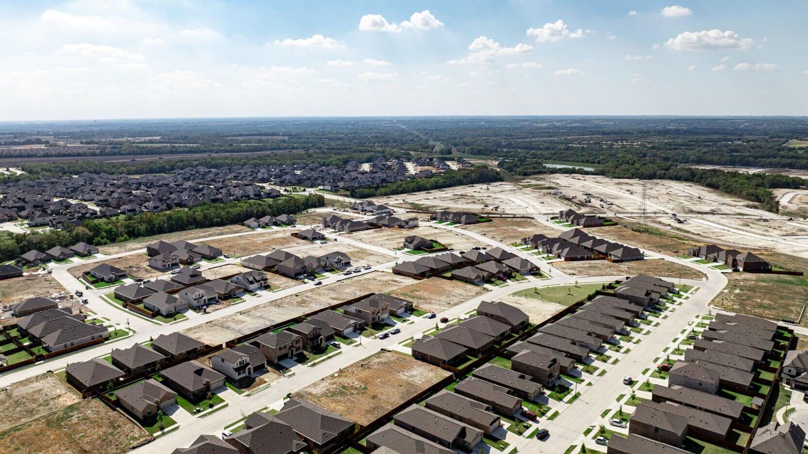 Mattamy Homes announces a new phase in its Villages of Hurricane Creek neighborhood, introducing 40-foot homesites and three new floorplans designed to support attainable homeownership in a growing North Texas market. (CNW Group/Mattamy Homes Limited)