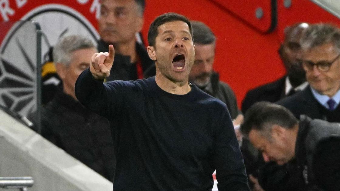 Ruud Gullit issues damning Chelsea verdict after £342.4m transfer spend as Liverpool point made